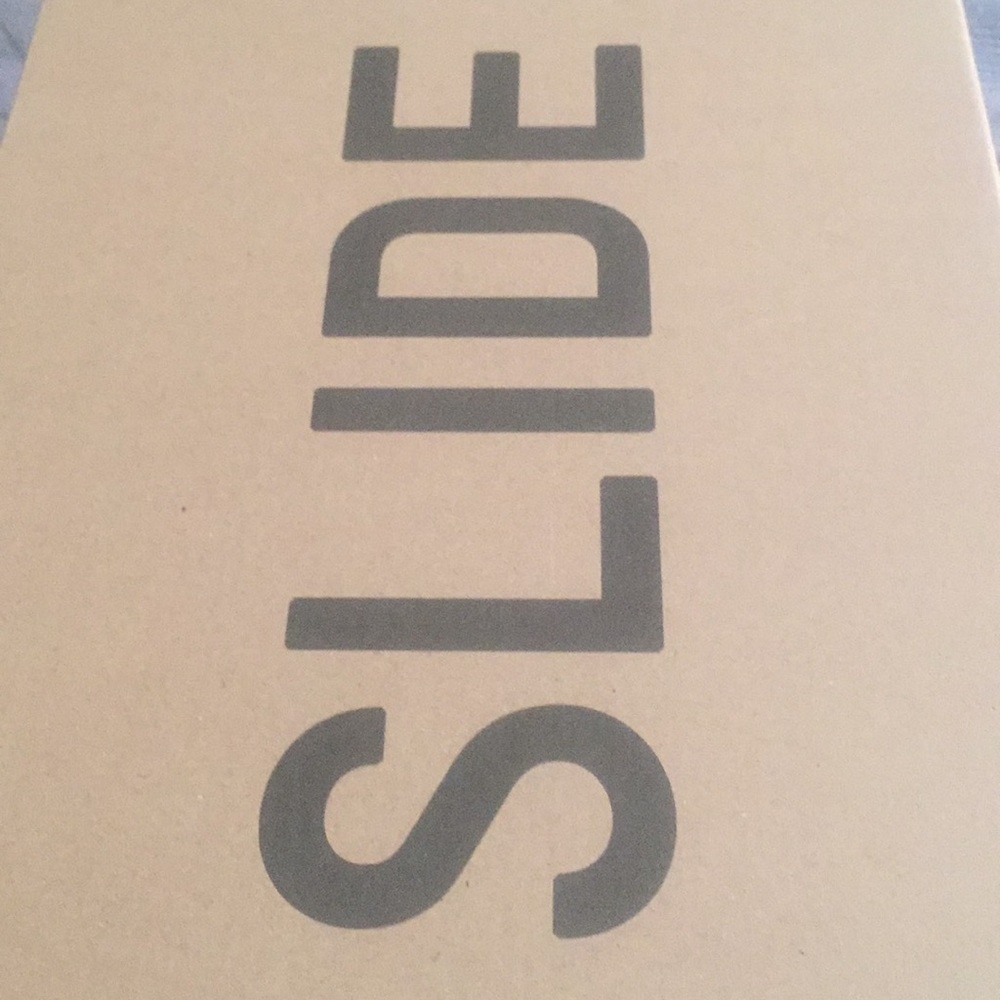 Yezzy’s Slides in the Color Bone